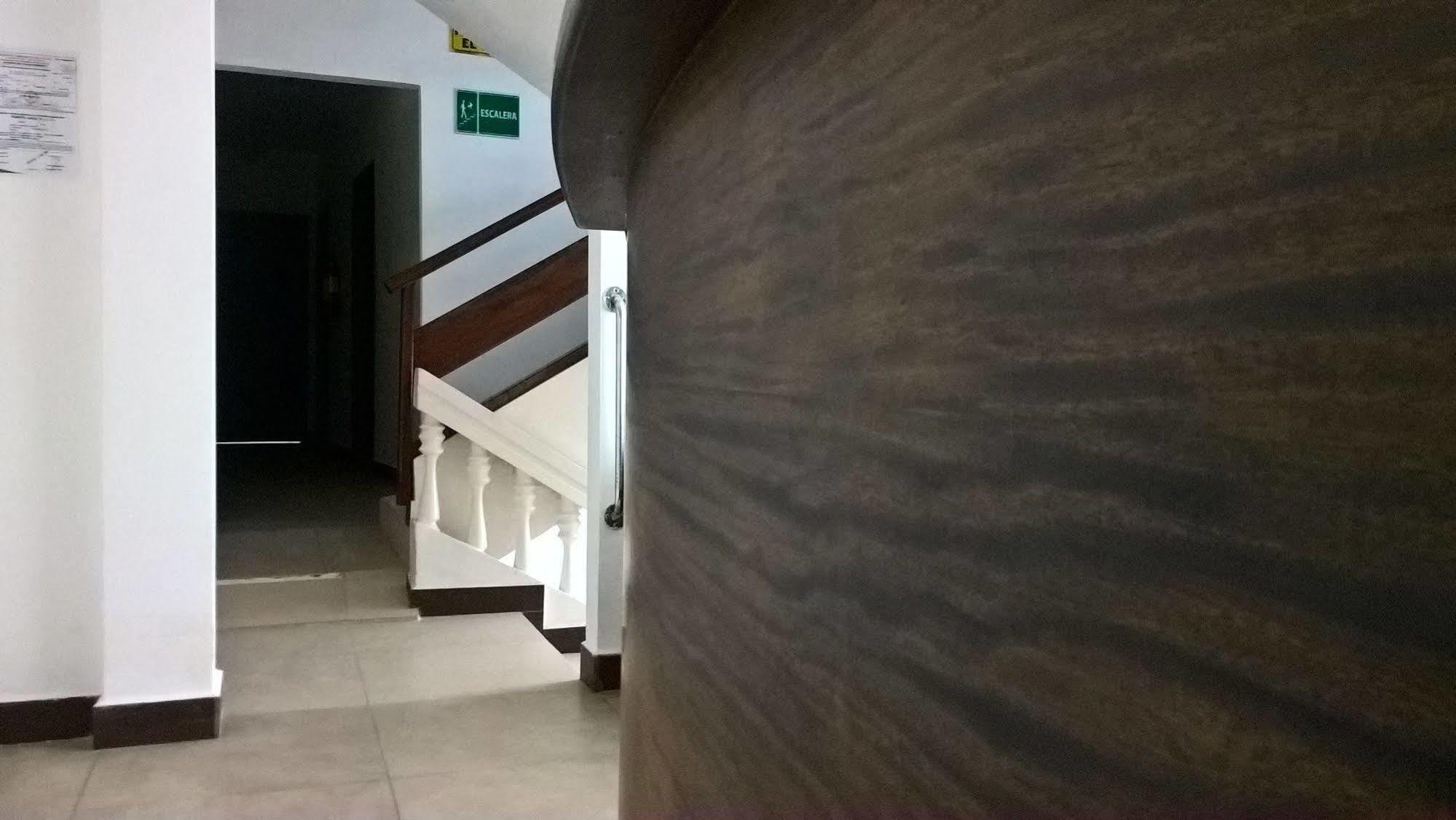 Hostal Costa Del Pacifico プエルトアヨラ エクステリア 写真
