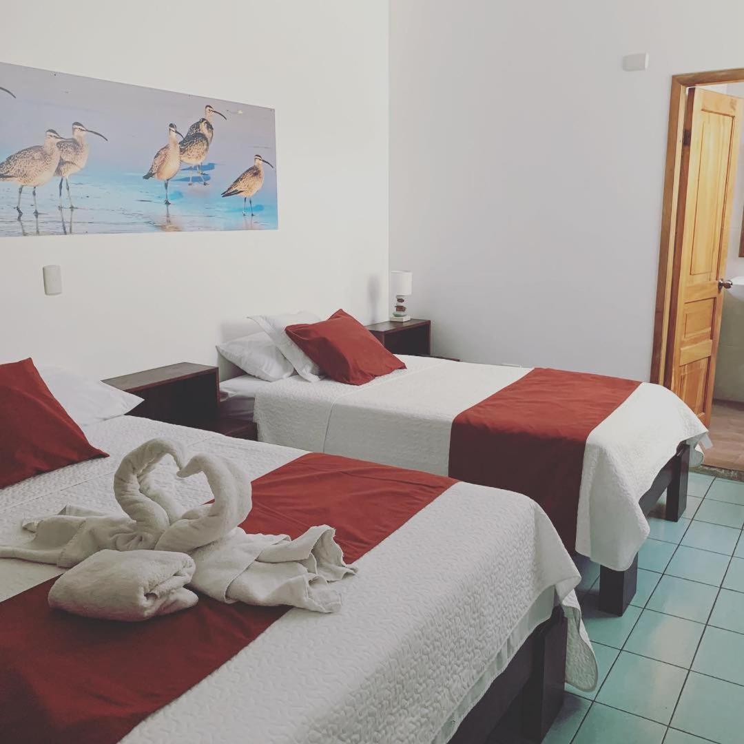 Hostal Costa Del Pacifico プエルトアヨラ エクステリア 写真